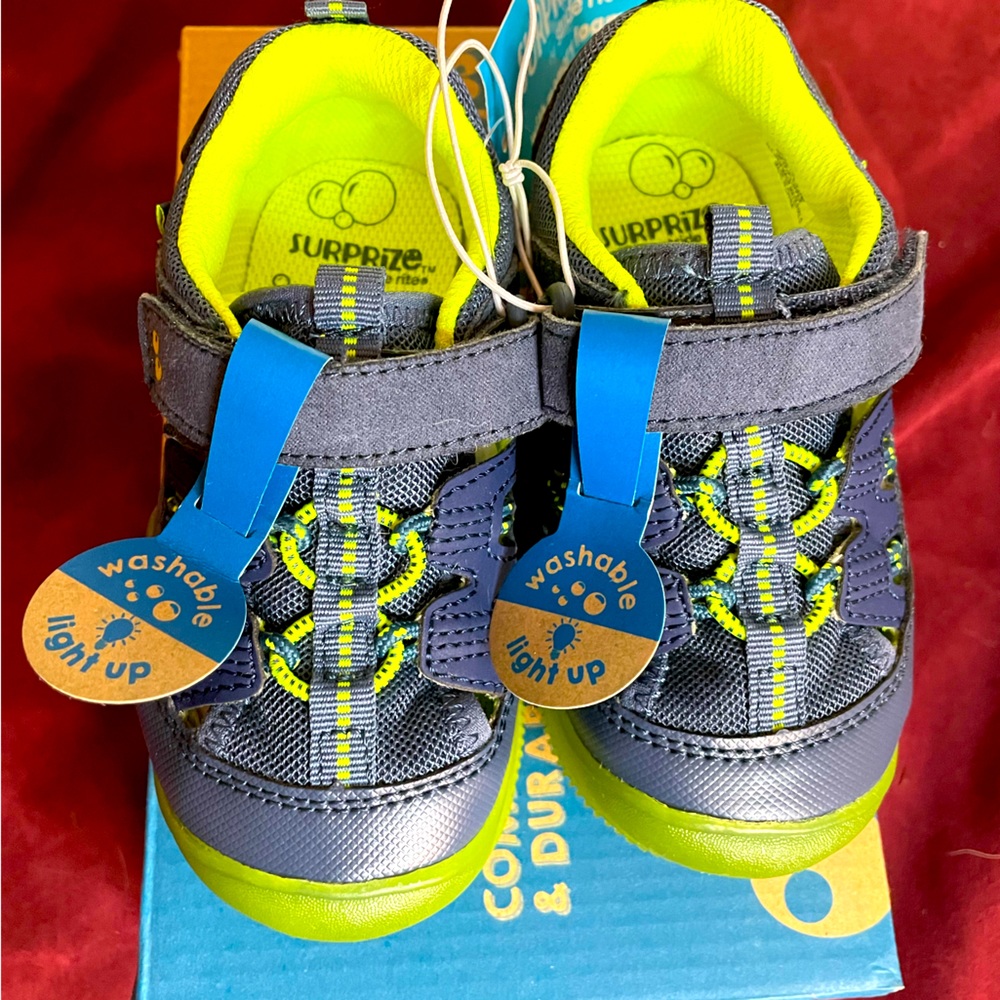 NWT Surprize by Stride Right Boy’s Shoes, Size 6 (Toddler), “Josh” style